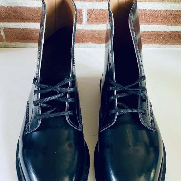 Dr.Martens Winchester II Polished Leather Boots - Picture 5 of 7